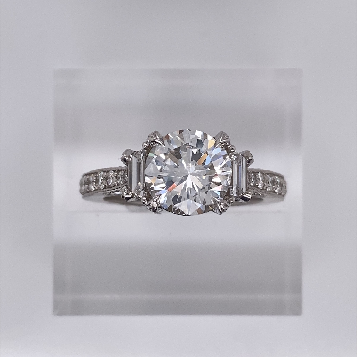 Round Brilliant Cut Diamond 3 stone Ring