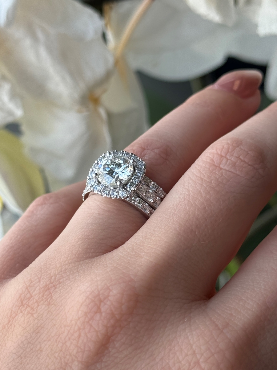 Round Brilliant Diamond Halo Ring